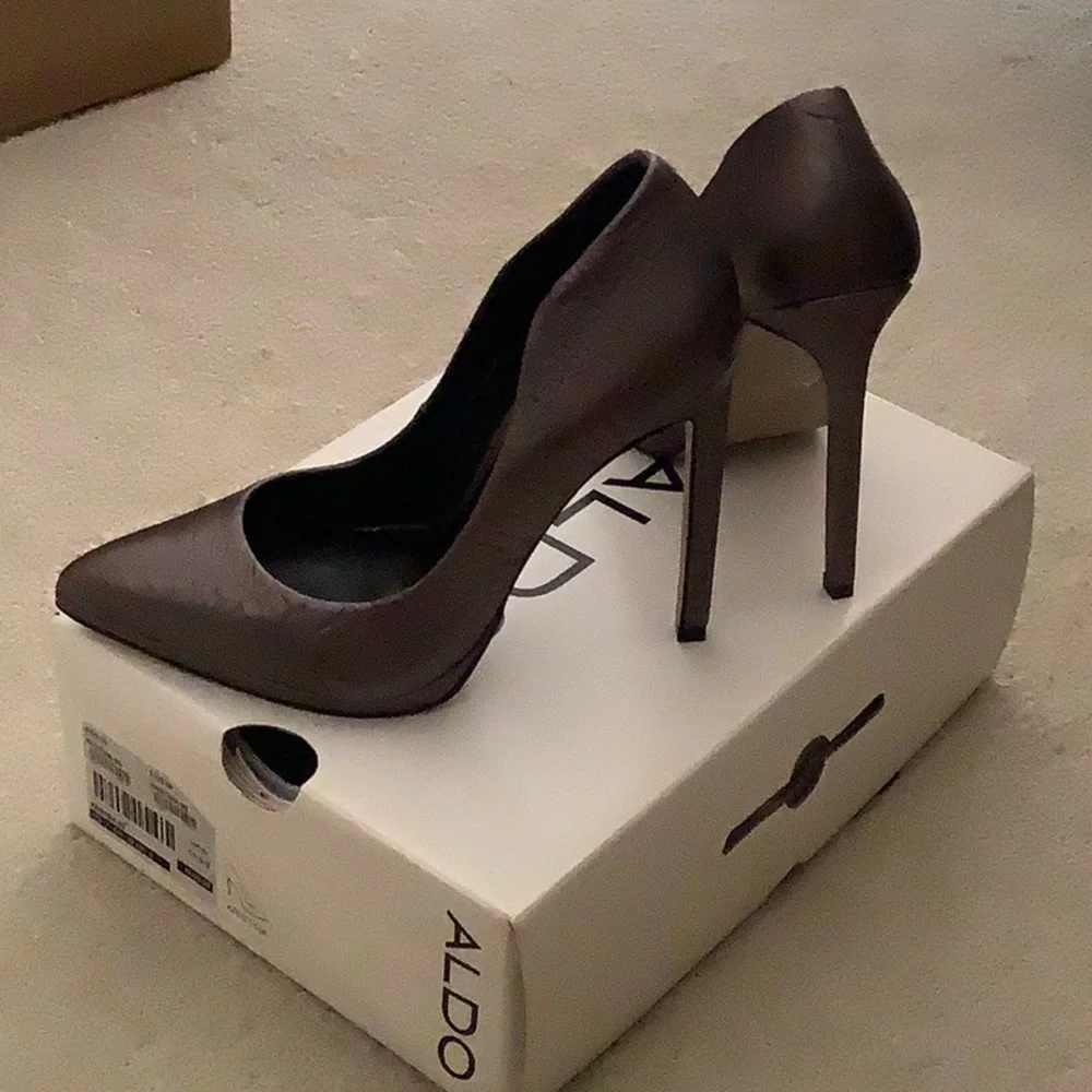 Never worn - Picture 4 of 5
